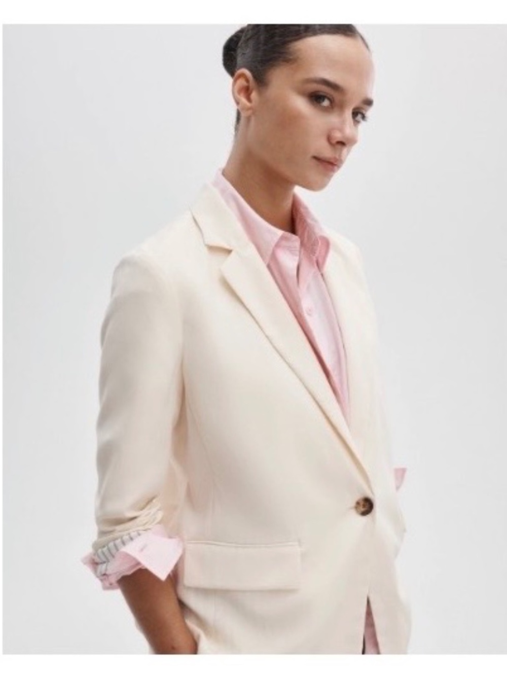 Single breasted blazer from Rag and Bone in Ivory, size 2.
